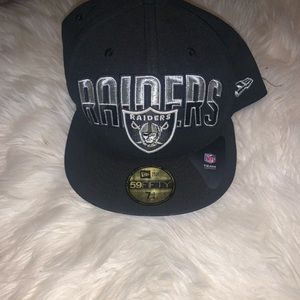 Oakland Raiders hat. Size 7 3/4